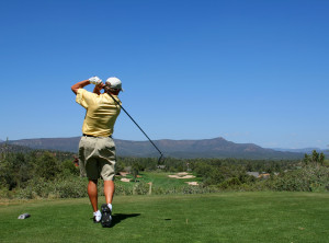 shutterstock_1589265 golfer swinging club